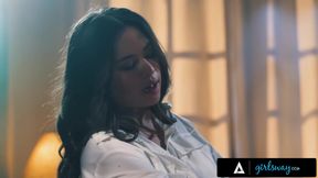 Chanel Camryn Has Romantic Sex With Pretty Scarlett Alexis On Piano - Spanish Subtitles