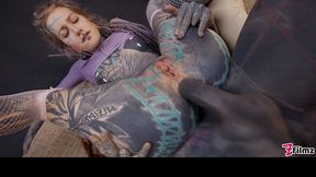 Anuskatzz and Lily Lu's anal insertion smut by Dirty Dreaz