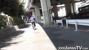 ”These Japanese ladies like showing off nudity in public”