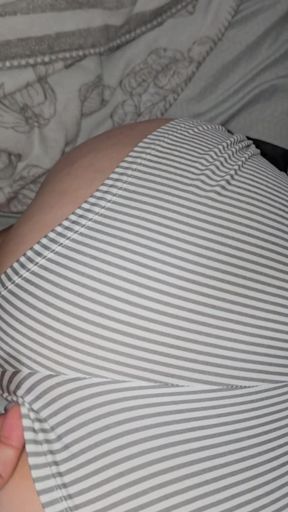 Mature Big Ass Gets Fucked on All Fours in a Morning Quickie