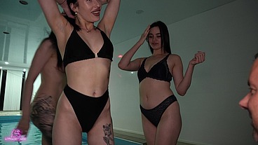 Eva Gold decided to surprise her lover Leo Casanova and invited Eva Murkovski and Anna Esman for a double blowjob. by Murkovski