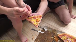 Footdom Pizza Pedicure Feeding!