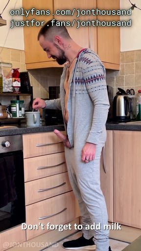 Str8 roommate wants me to cum in my tea