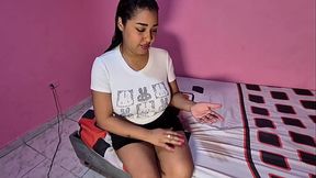 Seduzco con mi gran culo a mi hijastro para que me termine dando una buena cogida con su gran polla y mi delicioso co&ntilde_o mientras el cornudo de mi esposo trabaja