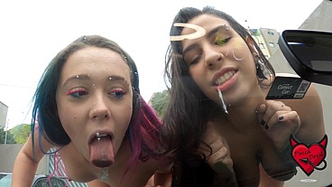 Eu e a Cherry Adams lambuzando o carro de baba e gozando muito (com direito a squirt-ZÃO)
