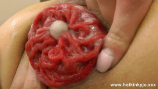 Хардкор екстремен филм на бяла курва с големи цици получава екстремно ебане в задника от Hotkinkyjo