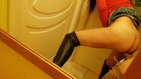 Amateur Fuck in the Supermarket Dressing Room