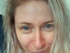 amateur blonde solo webcam