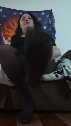 I want you to worship my nylon ass
