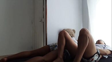 Hot I seduce my cousin's girlfriend on the couch