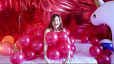 Fun balloon popping with my whole body and my butt