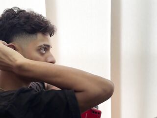 La mujer de mi mejor amigo tiene amante y yo le ofrezco sexo duro a cambio de no contar nada