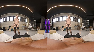 Slut Milf Valeria gets her pussy banged in VrPorn