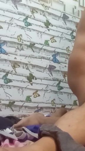 Two Pinoy Security Guys Jerk Off After Work.   Clip 1