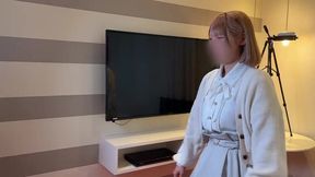 Relaxing Moments with a Curvy Japanese Beauty at a Tranquil Hot Spring Retreat