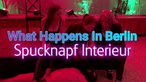 What Happens In Berlin - Spucknapf Interieur / What Happens In Berlin - Spittoon Interior