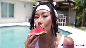 Honey Moon makes the most of her AMERICAN VACATION