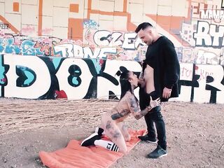 Yemaya Gonzalez Widens Her Legs For Eager Outdoor Screw - MAMACITAZ