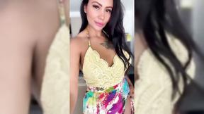 ”#brunette #longhair #longlegs #biggboobs #seductive #seducinglook #european #athletic”