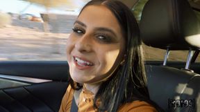 Teen's Photo Lust Turns into a Fierce Affair