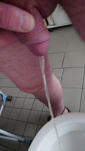 Nylonjunge Pisses on the Morning of New Year