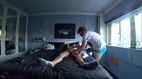 Couchsurfing host went to bathroom, we hadn'_t much time!