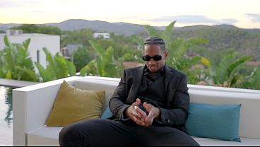 Un tr&iacute_o con Los Cobras era lo que m&aacute_s quer&iacute_a y eso le dimos. Le destrozamos el coche y se corre sin parar!! Squirt tras squirt