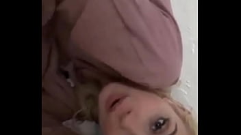 What&#039_s your name como se llama esta rubia ?