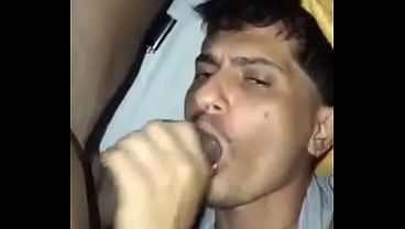 Negao da zona oeste me botou pra mamar que nem uma putinha
