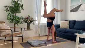 Just a cheeky warm-up 🤸