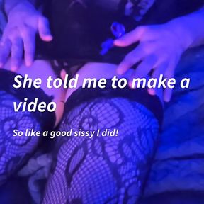 Bi Sissy fucking himself and jerking off