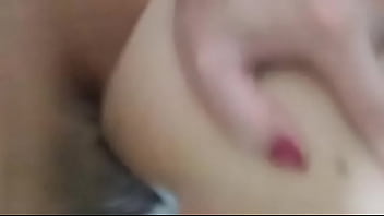 Trans dotada comendo novinho