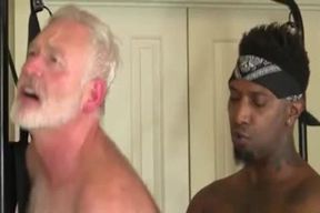 lucky Daddy Acquires A Hard darksome 10-Pounder