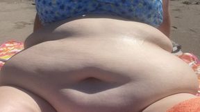 BBW CeeXXXL public play at the beach