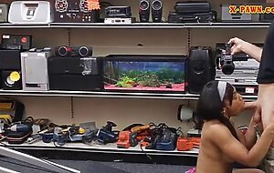 Gym trainer selling her stuff and fucked at the pawnshop