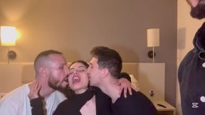 me encuentran borracha en una fiesta y me follan entre tres. lulita star