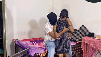 Culona mani&aacute_tica comiendo verga