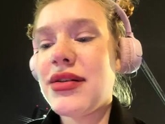Honey___hot in mall changing cabin