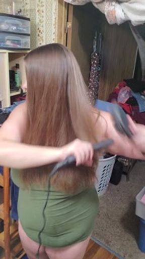 Grumpy Bear does her hair! 🐻💚