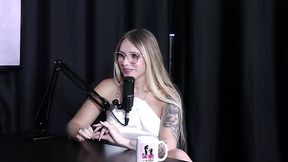 A m&atilde_o e o pau &eacute_ o mais importante do homem, e um grosso &eacute_ o que ela mais gosta, por ser apertadinha, e o 69... - Naty Varga (SHEER/RED)