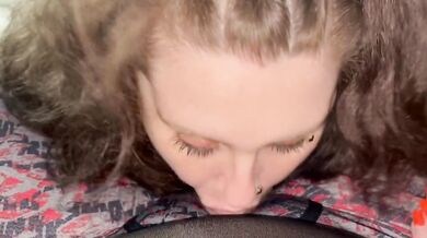 POV BLOWJOB CHUBBY WIFE SWALLOWS CUM