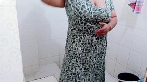 Morjenabb_I fucked my wife standing up while taking a shower. desi hot sex xxx videos