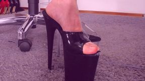 Episode 383. Bare foot in 2 pairs of heels (black and clear of Pleaser) for a pussy free loser and wanker, detailed JOI, cum countdown.