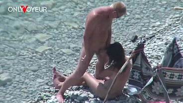 Risky Voyeur Footage of Slut Wife Gives Blowjob Then Takes Standing Fuck On Public Beach