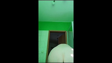 Solo Abtrocknen nach der Dusche