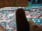 Esperando a mi mujer de sorpresa en la cama