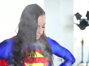 Tall Super girl throatlift hot
