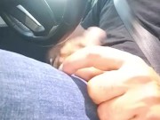 Paja mientras conduzco el coche