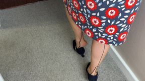 Vgq21 Aunty Sandra Dressing for a Meeting