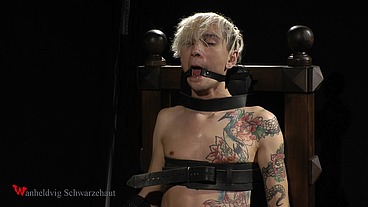 NIPPLES TICKLING FOR ROPED GUY